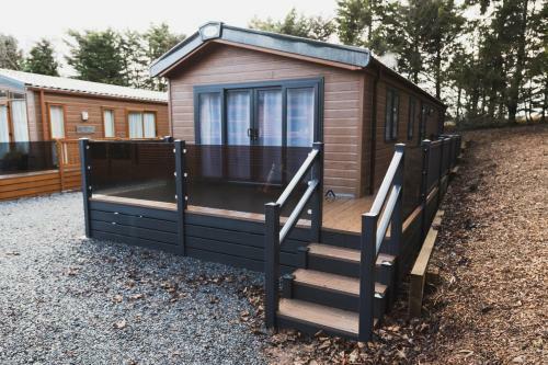 Atlas Ovation Lodge