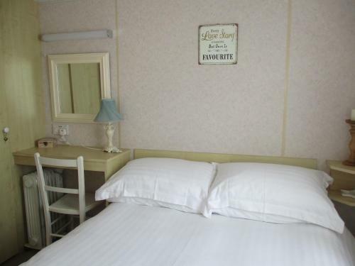 Summer Breeze Caravan