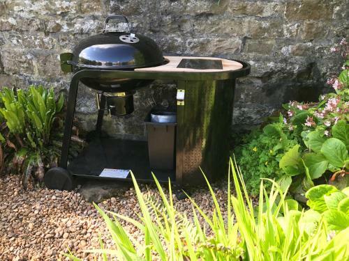 Bridge Cottage, Bainbridge, With Riverside Garden!