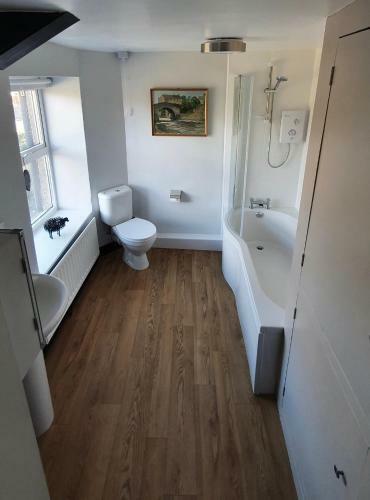 Bridge Cottage, Bainbridge, With Riverside Garden!