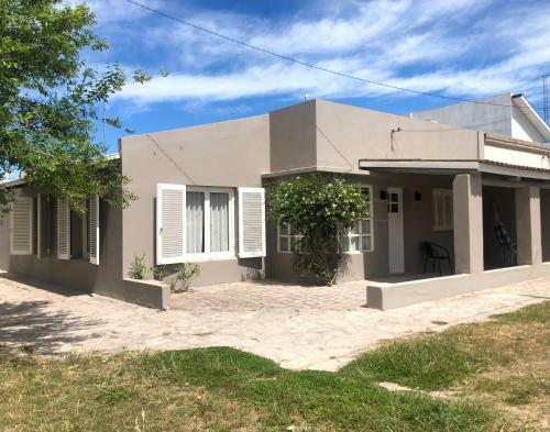 Casa Familiar Para 8, A 4 Cuadras De La Playa