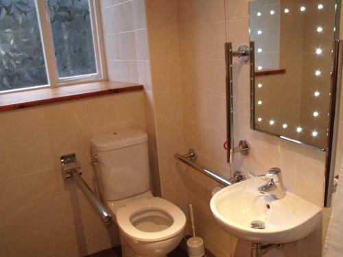 Hostal Cosy Ground Floor Disabled Friendly Room In Farm House