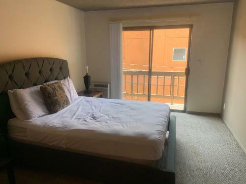 Affordable Hotel Style Unit (c16)