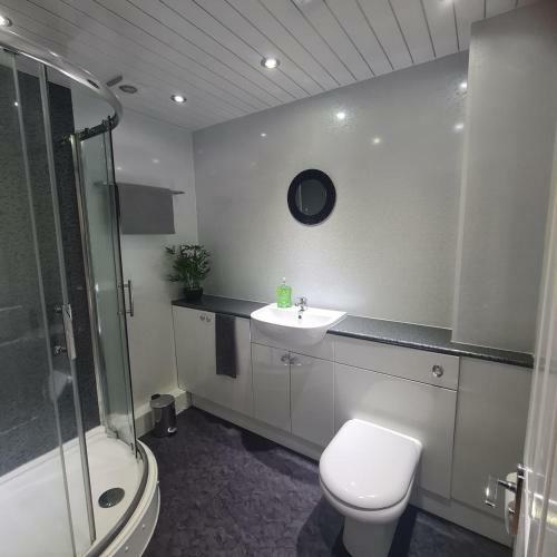 Levenside Holiday Apartment, Balloch, Loch Lomond