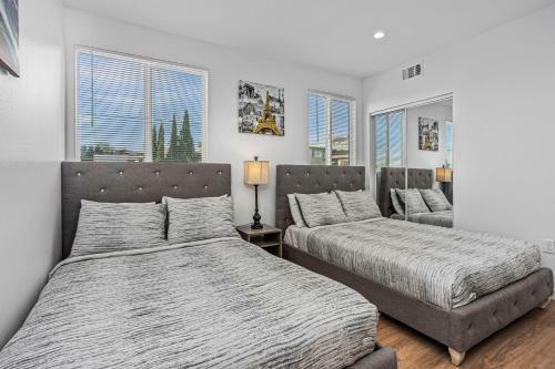 Hostal Downtown La Stylish Suites