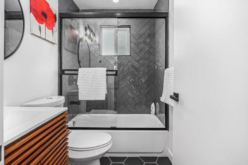 Hostal Downtown La Stylish Suites