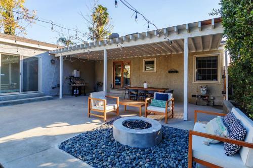Cozy Modern Home In Sherman Oaks - Production Ok