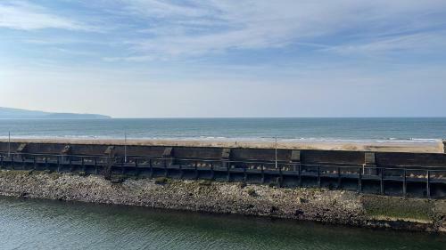 The Marine - Balcony - Beach View - Coorie Doon Apartments