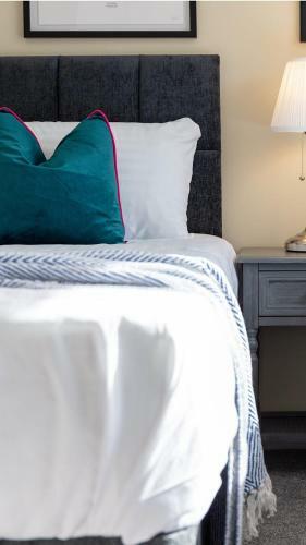 Leeward House - Donnini Apartments