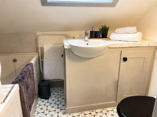 The Little Ayr Bnb Seaside Apartment