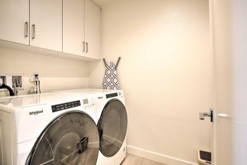 Sleek Townhome With Private Pool, Gym, And More!