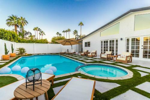 Lux Palm Springs Villa With Pool - Fits 12!