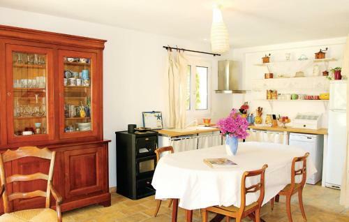 Holiday Home Marsillargues Qr-1250
