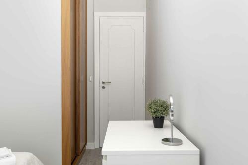 Cozy Apartment With Sea View In Estoril