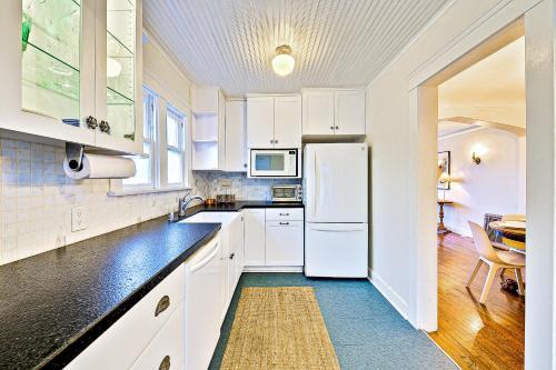 Ocean Beach Cottage And Casita