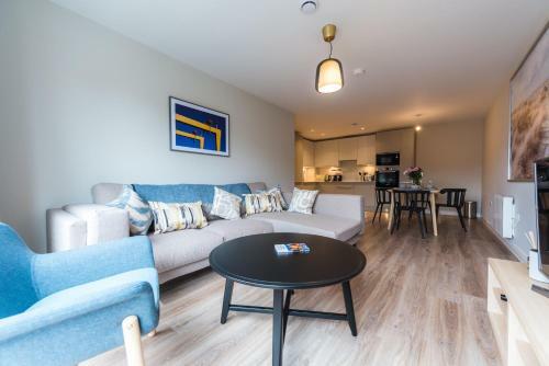 5 Star Brand New City Centre Apartment