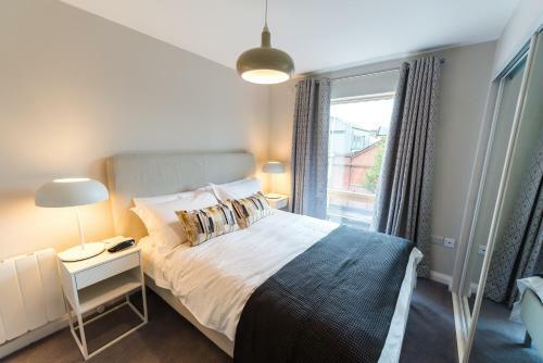 5 Star Brand New City Centre Apartment