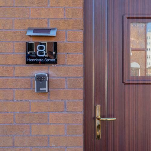 New Modern City Centre Apartment