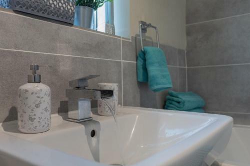 New Modern City Centre Apartment