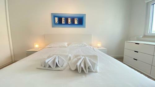 The Sunny Dune - Luxury Apartment W/ Pool & Private Terrace