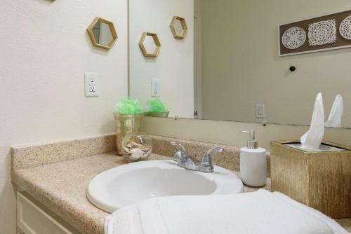Apartamento Luxury 2br With Pool 5 Mins To The Beach