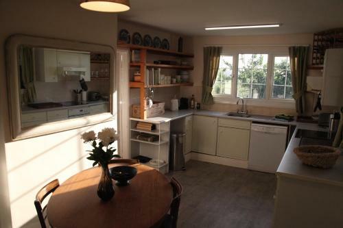 Lodge Spacious Home In Bath, Nature And City!