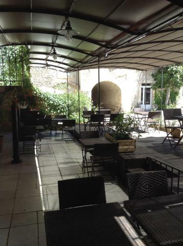Hotel La Petite Auberge De Lussan