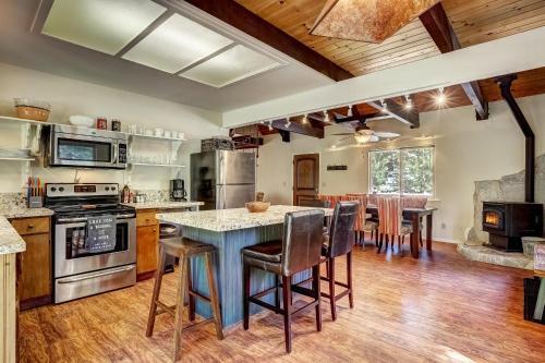 Stout House Cabin