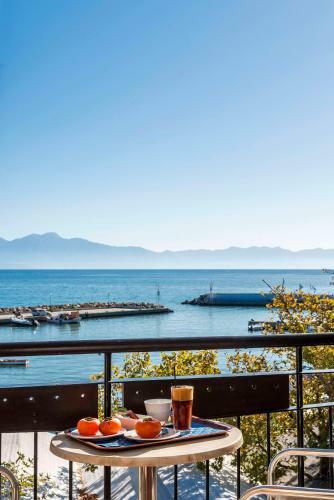 Posada Akroyali Seafront Retreat - Charming Suites