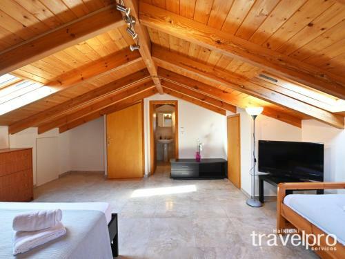 Villa Iris By Travelpro Services- Agios Mamas Beach
