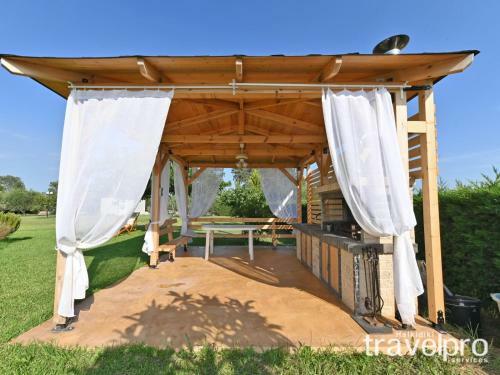 Villa Iris By Travelpro Services- Agios Mamas Beach