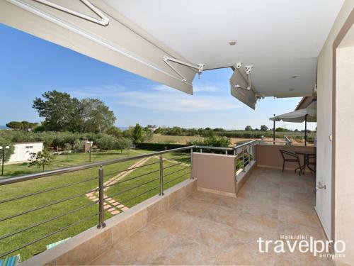 Villa Iris By Travelpro Services- Agios Mamas Beach