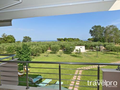 Villa Iris By Travelpro Services- Agios Mamas Beach
