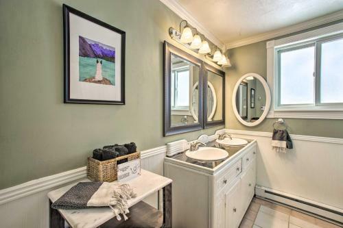 Stunning Evergreen Chalet With Private Hot Tub!
