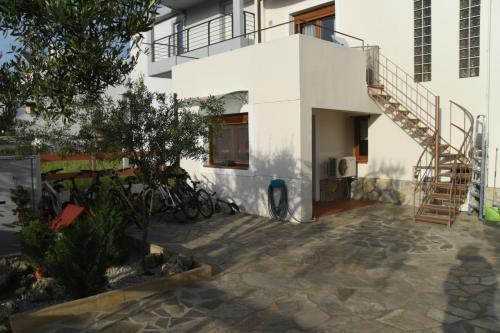 Apartment With Garden 20 Meters From The Beach