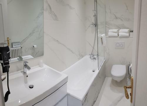 Hotel H�tel La Ferri�re