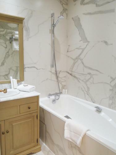 Hotel H�tel La Ferri�re