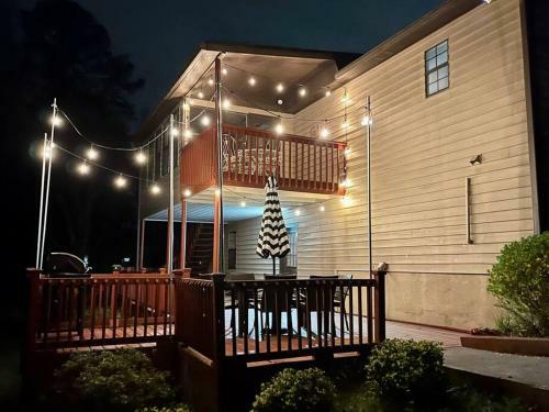 Relaxing Family Retreat/pool Table/large Deck/5beds/3baths