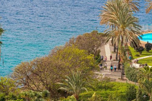 Rodamar II By An Island Apart