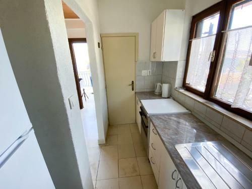 Seaview & Beachfront Apartments Jakov