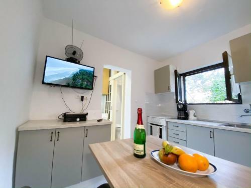Seaview & Beachfront Apartments Jakov