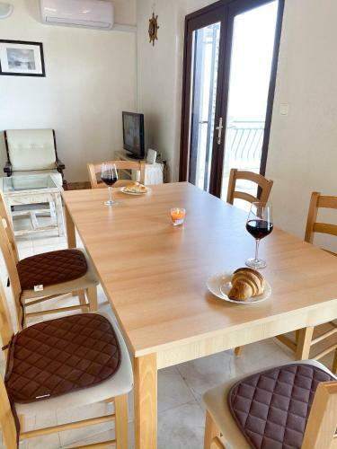 Seaview & Beachfront Apartments Jakov