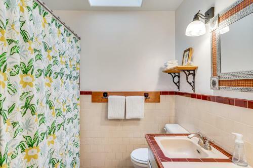 Brilliant & Spacious Home By Historic Train Depot
