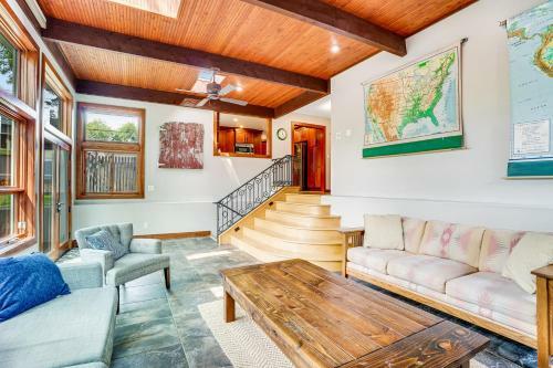 Brilliant & Spacious Home By Historic Train Depot