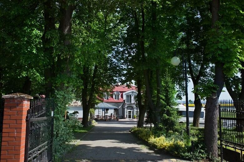 Hotel Dom Nad Rzek?