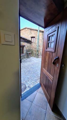 Casa Catraia Gondramaz No Pulm�o Da Serra Da Lous�