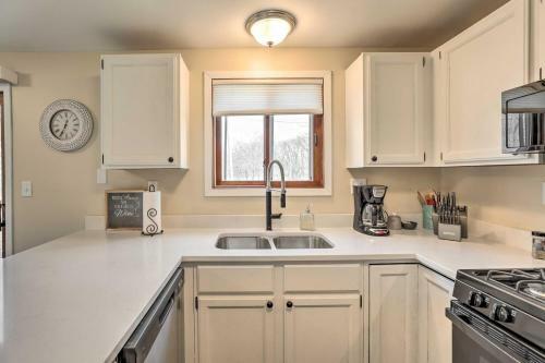 Renovated Home With Deck, Steps To State Park!