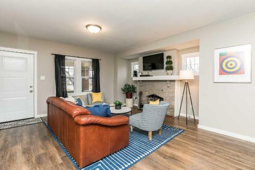 Quaint Cedar Rapids Home - 1 5 Mi To Downtown