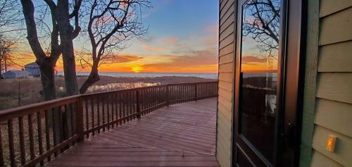 Round House -- Panoramic Views -- Chesapeake Bay