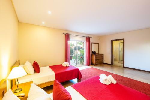 Villa Cordeiro - Heated Pool - Free Wi-fi - Air Con